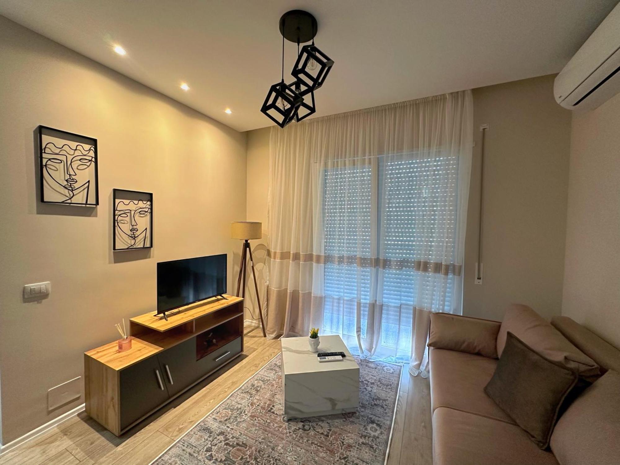 Apartman Univers Near Airport Tirana
